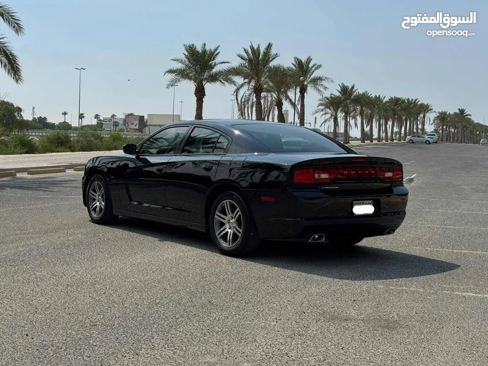 Dodge Charger 2013 (Black)