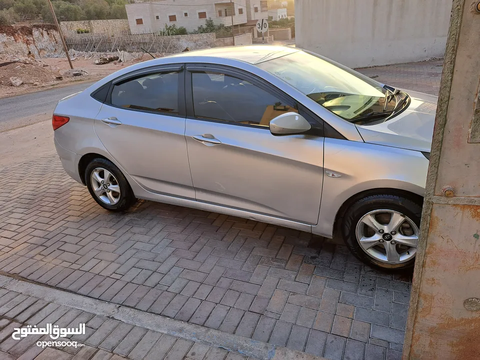 هونداي اكسنت 2014 ديززل 4 غيار صفر مشاكل  يد اوولا 1600 تيربو كاااش فقط