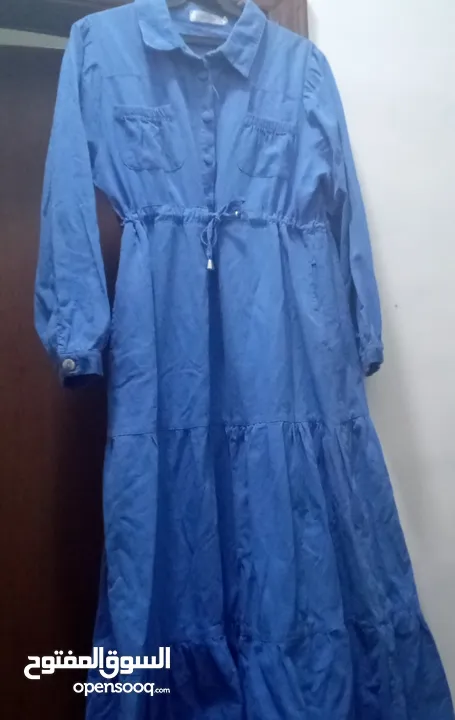 فساتين ستاتي بتلبس مقاس 38//40 سعر القطعه 4 دنانير وخصم على كل الكميه