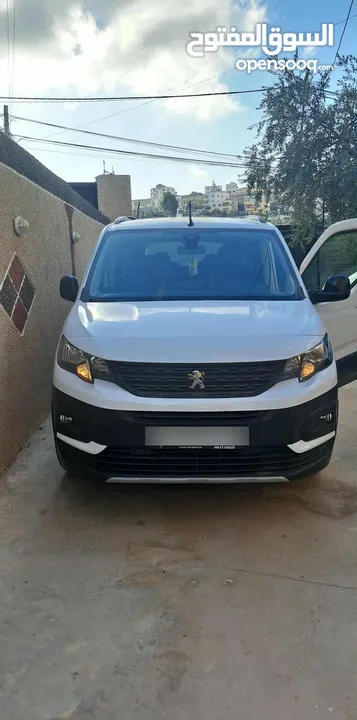 بيجو ريفتر 2023