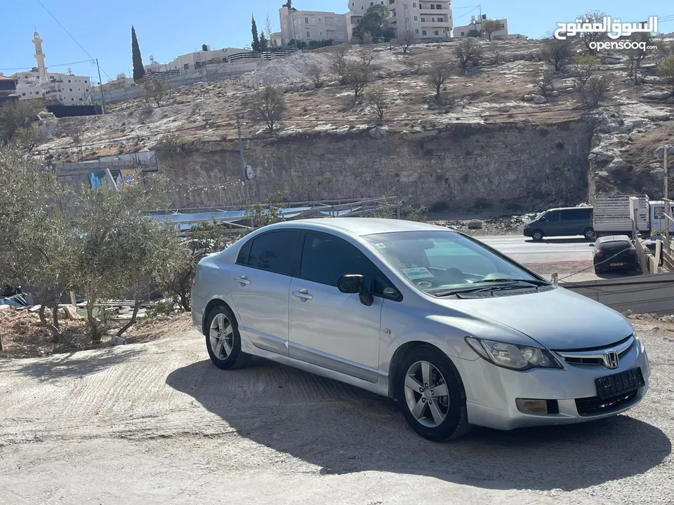 متوفر للبيع هونداي اكسنت 2017 . هوندا سيفيك 2009. كيا بيكانتو 2021