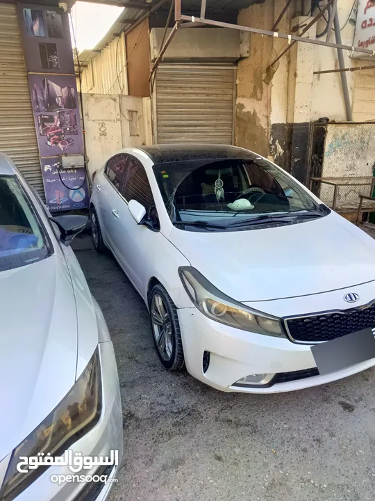 سيارة كيا k3 موديل 2017 سيات ليون موديل 2015 جير عادي فحص نظيف