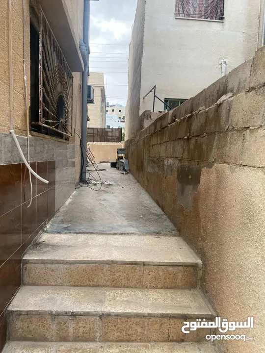 غرفة للايجار سكن طالبة أو سيدة عاملة شامل جميع الفواتير الكهرباء و الماء و الانترنت