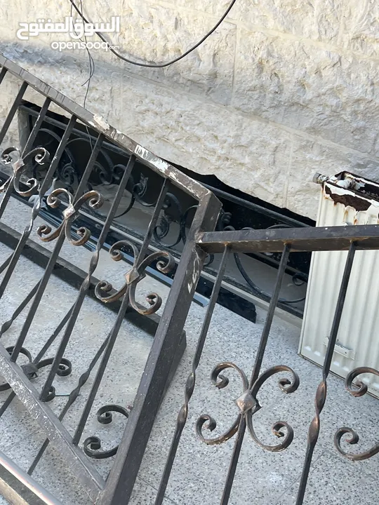 للبيع دربزين جاهز للتركيب على الدرج