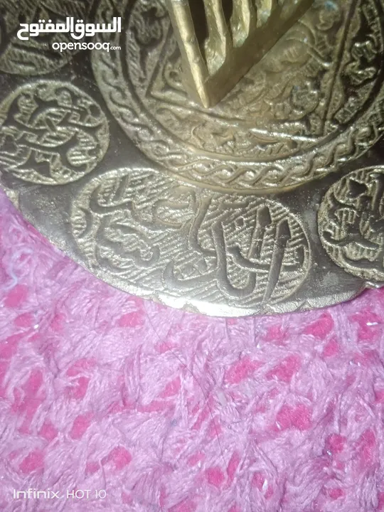 طبق عتيق جدا من النحاس