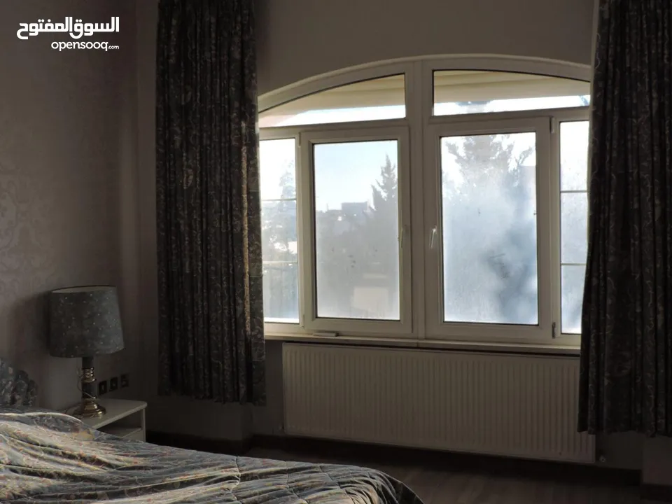 فيلا مستقلة للبيع خلدا العواجانيه على مساحة أرض دونم