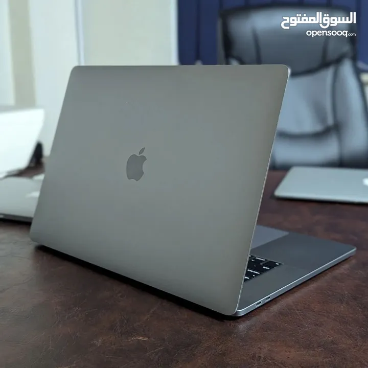 Macbook pro 2018 corei9 amd 4G