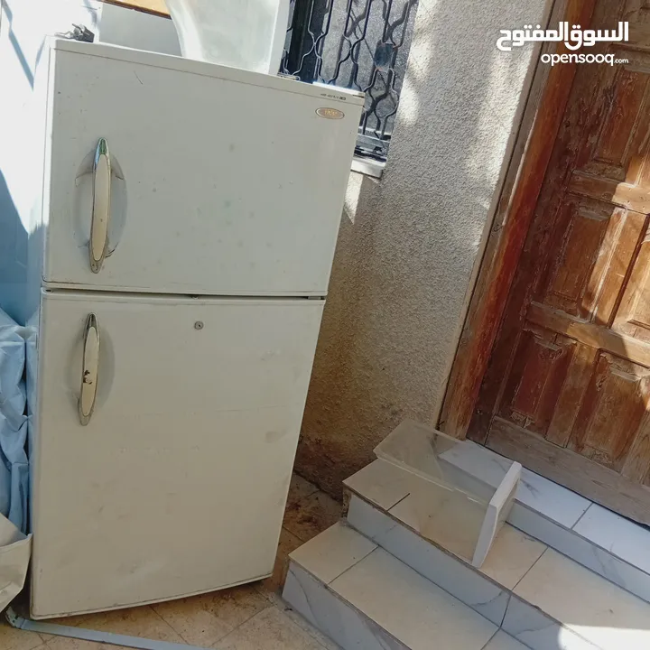 ثلاجه هاير مستعمله بحاله جيده تبريد هواء آت تجمع ثلج