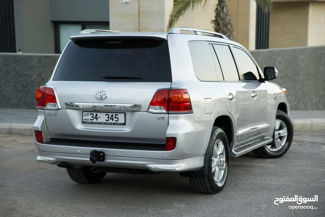 تويوتا لاند كروزر (GXR 2015 (V8 وارد صيانة الشركة عداد 140الف كم ( طلب خاص 60th) مالك واحد