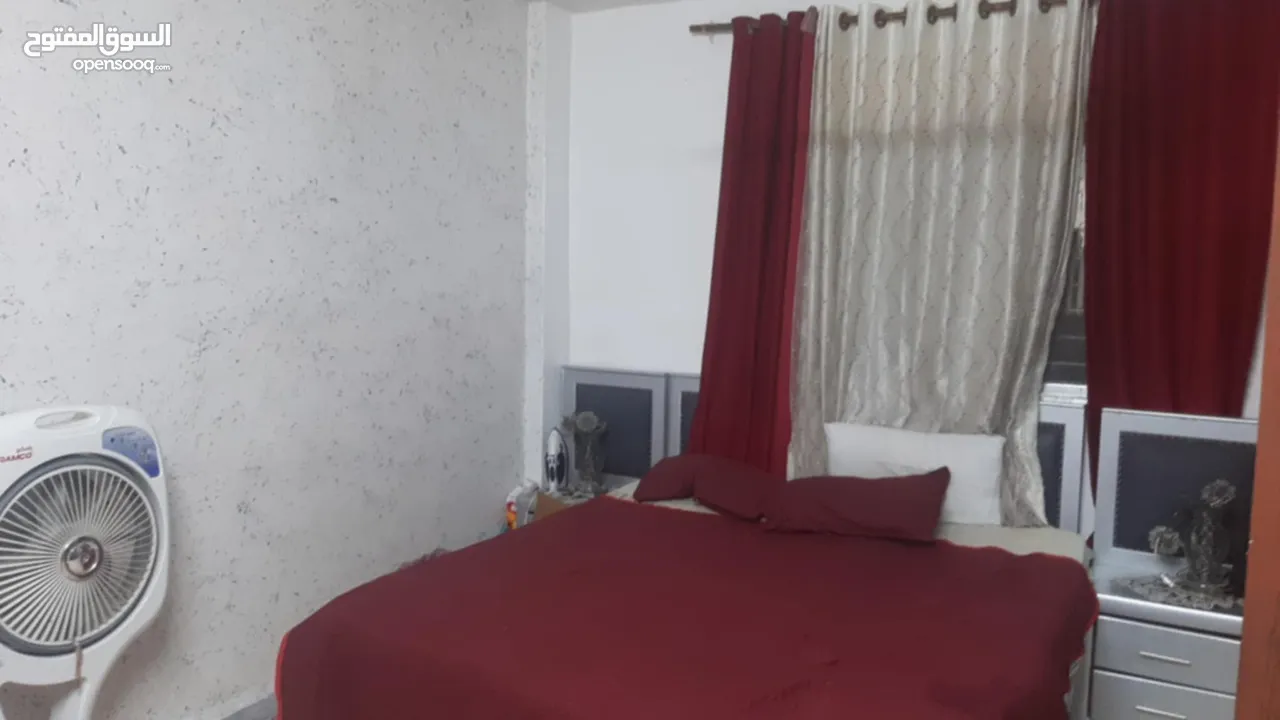 شقة سكنية شبه مستقلة