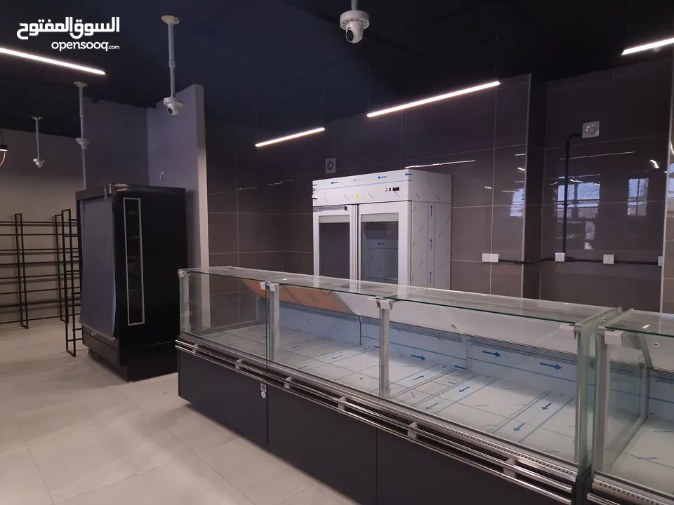 سوبر ماركت فخم جديد و مجهز بالكامل (ملحمة+ديلي+خضار و فواكه) مول