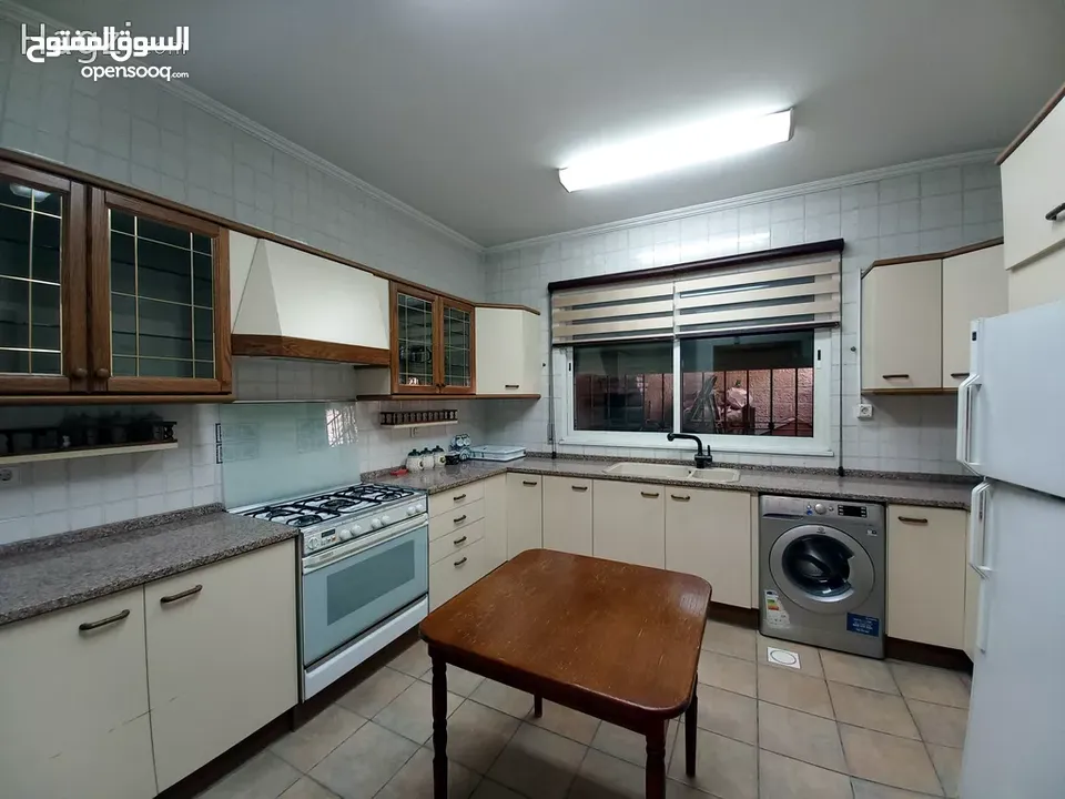 شقة مفروشة للإيجار 120م2 ( Property 17752 )