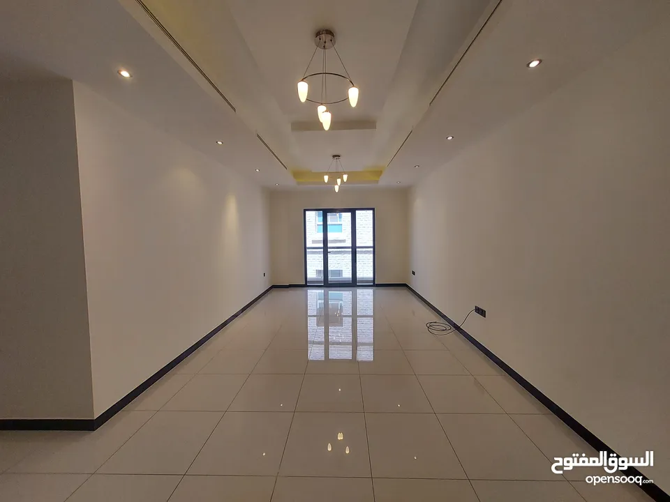 2 Bedrooms Apartment for Rent in Al Qurm REF:863R