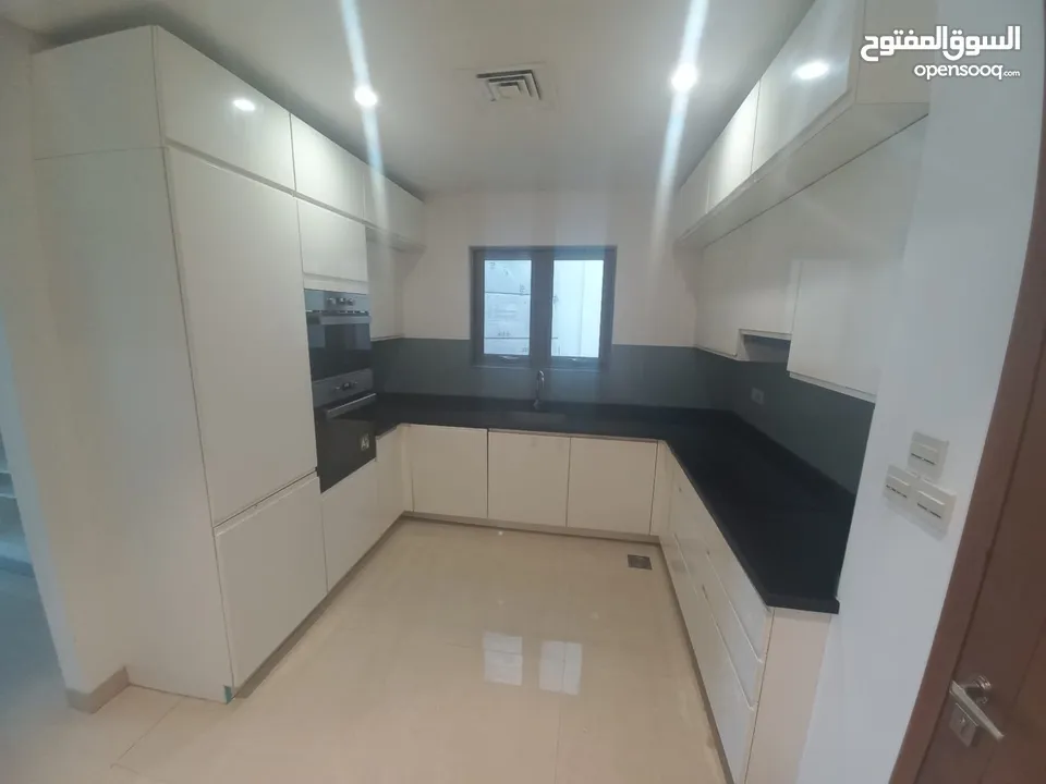 like new 2 bhk flat for rent located muscat grand mall