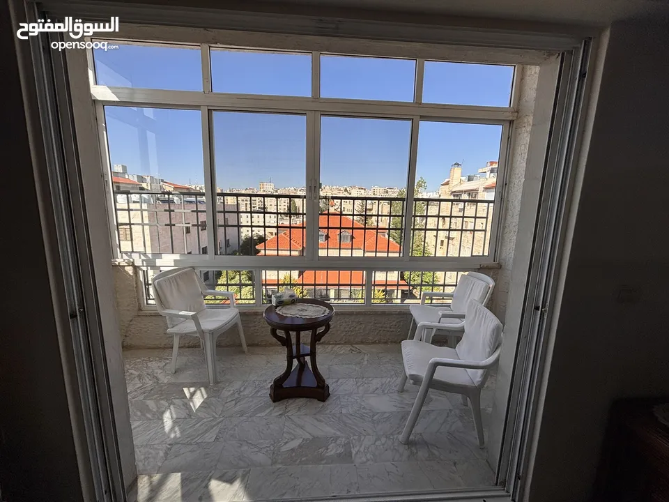 شقة طابق اخير 220م للبيع ضاحية الرشيد