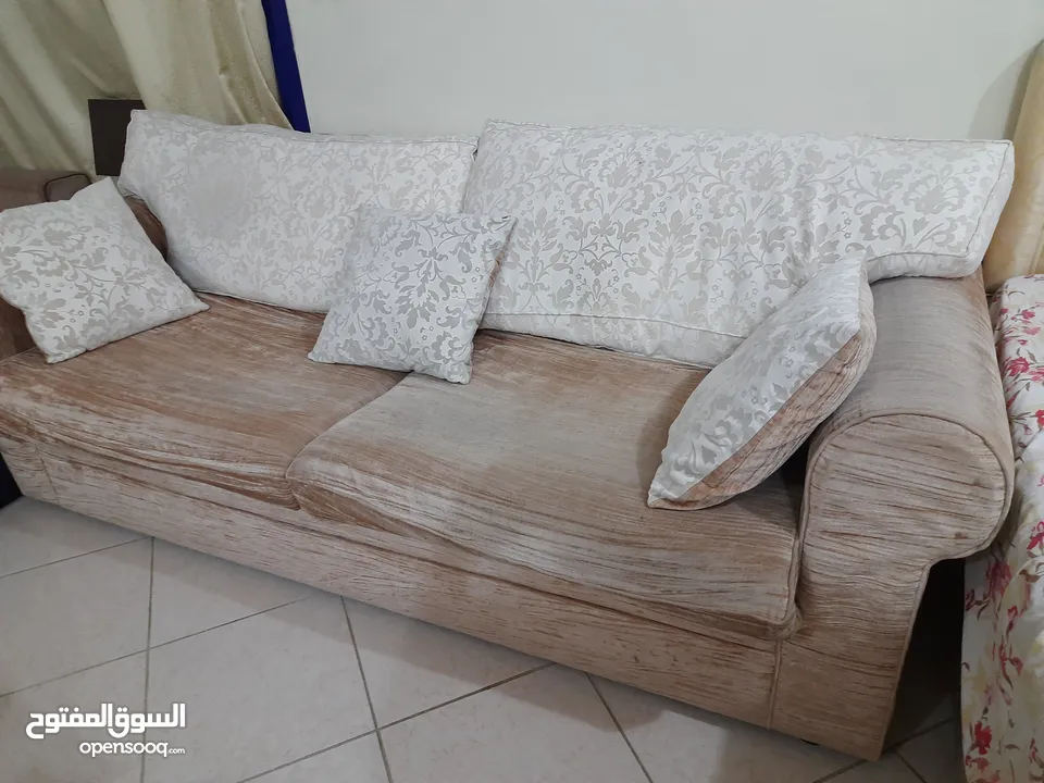 Good condition Sofa set for sale in Mahboula