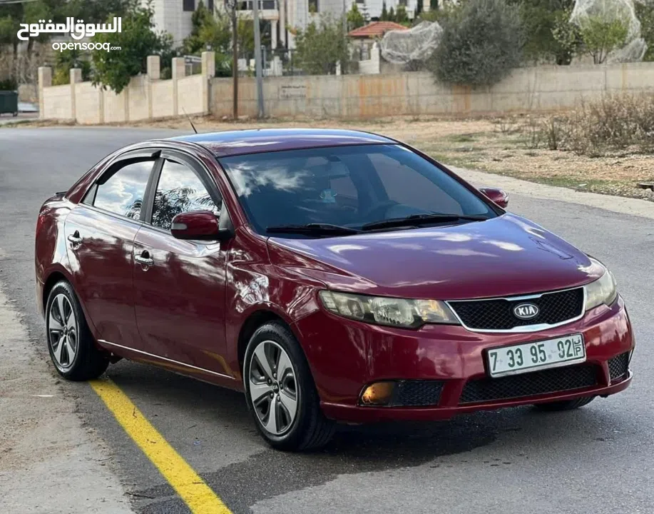 كيا فورتي .اصل خصوصي .بنزين .اتوماتيك.البيع دفعه 15 وشكات 1500. في ضربات خفيفه .خاليه من القص .اذنا