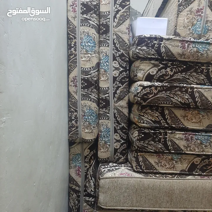 جلسه عربيه لصالون او غرفه ضيوف خمسه بأربعه لون بني ملوكي