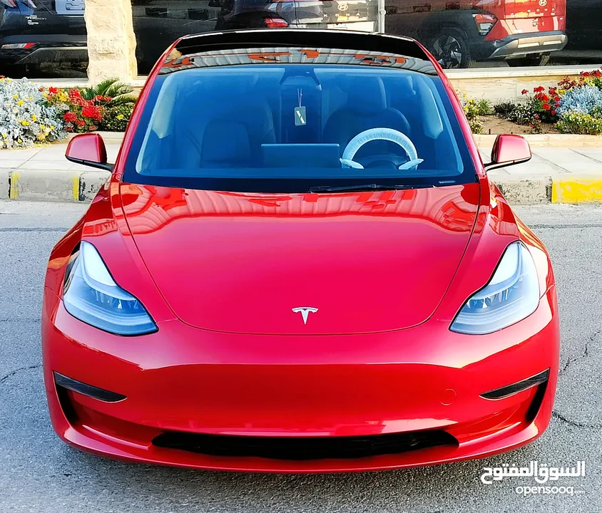 تيسلا 2023 model 3 فحص كامل 4 جــيــد ممشى قليل 18 الف بحالة الوكالة لون مميز بسعر لقطة ومحروووق