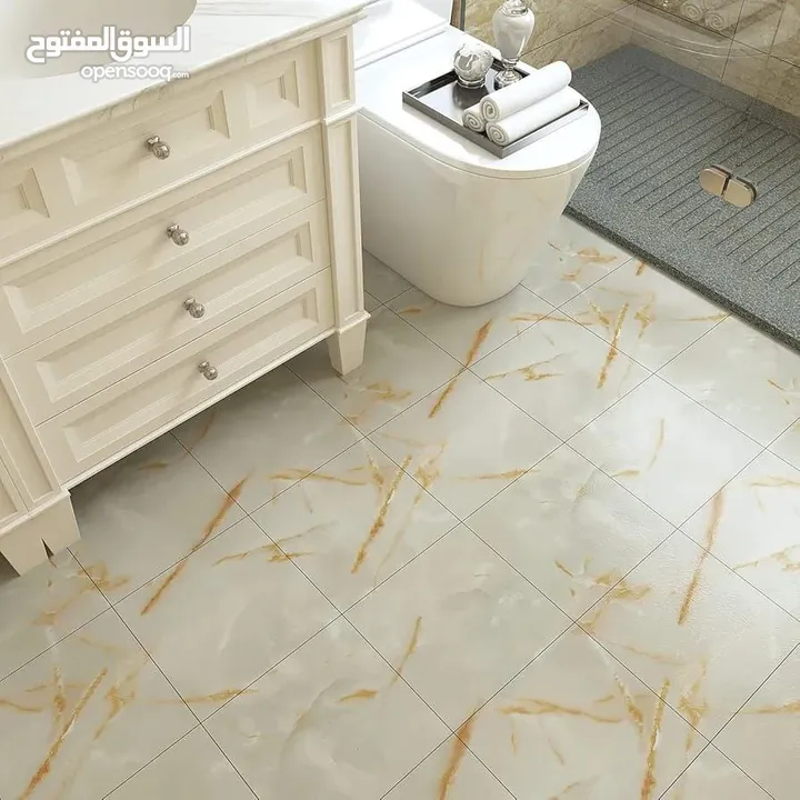 بلاط تلزيق فاخر بعدّة ألوان وتصاميم أنيقة حوّل أي مساحة في بيتك إلى لمسة من الفخامة بسهولة وبدون تعب