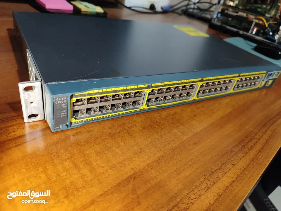 موزع شبكة 48 منفذ Cisco 2960 switch