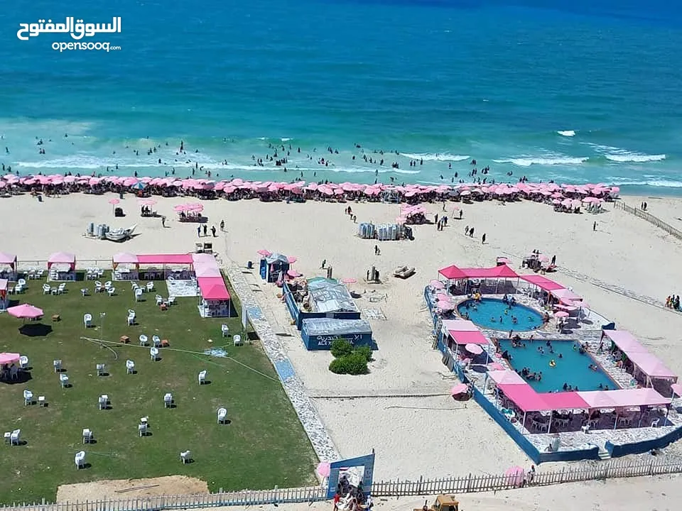 شقة مصيف بالعجمى شاطئ فاميلي بمقدم 100 الف و الاستلام فوري