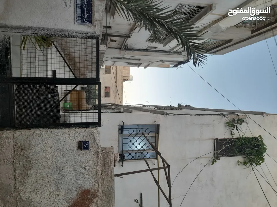 بيت للبيع في الزرقاء الجديده نزلت السيران مقابل أهل العز . فقد ب 39 ألف .