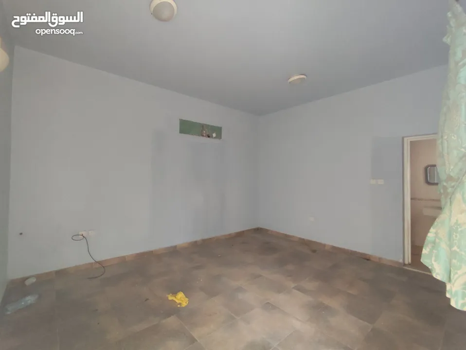 بيت شعبي كبير للإيجار في منطقة العافيه  House for rent in Al Ghafia area