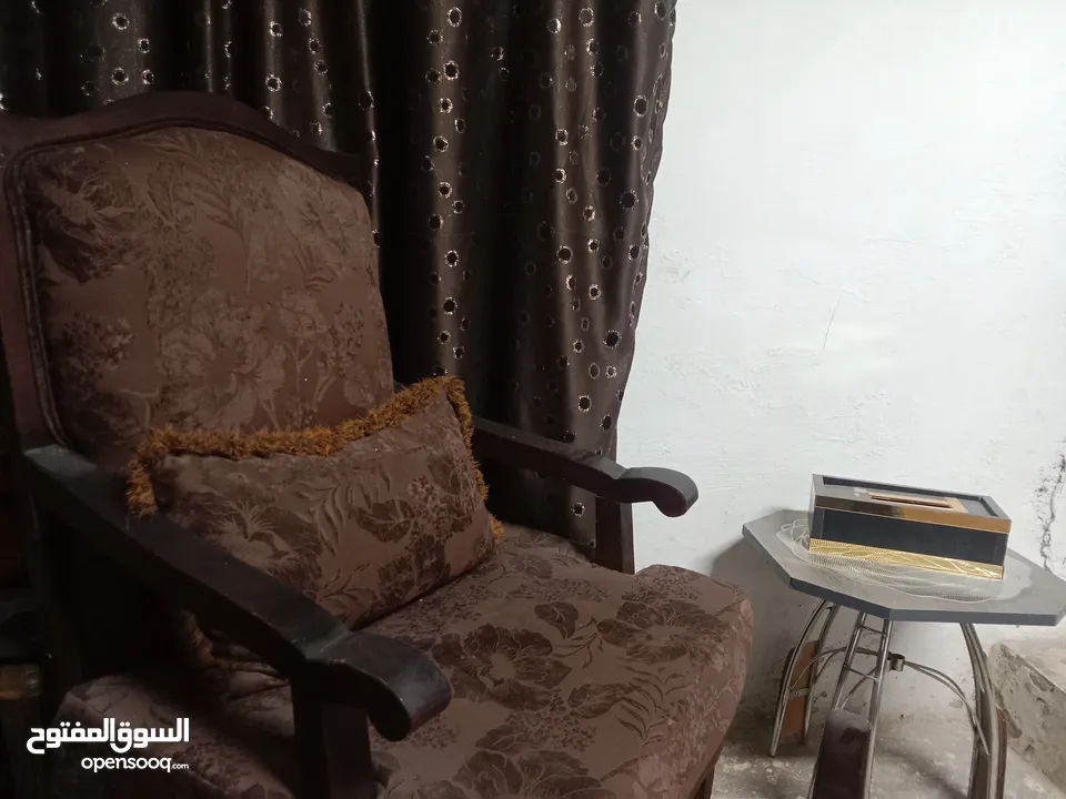 طقم كنب 7 مقاعد بحاله جديده