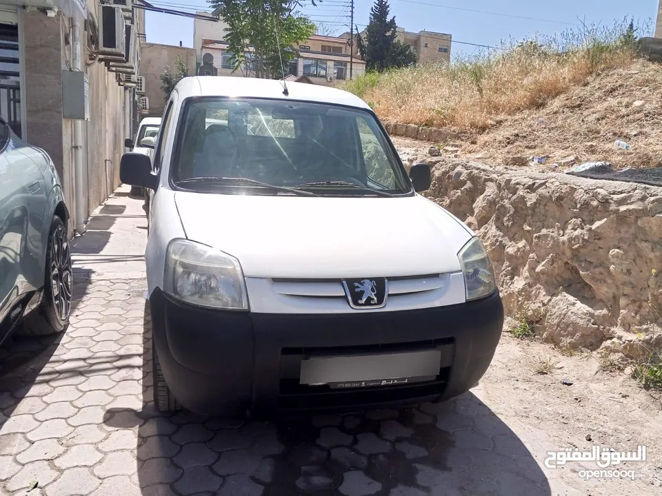 فان بيجو بارتنر لمتد 2011 بحاله ممتازه جوانب زجاج