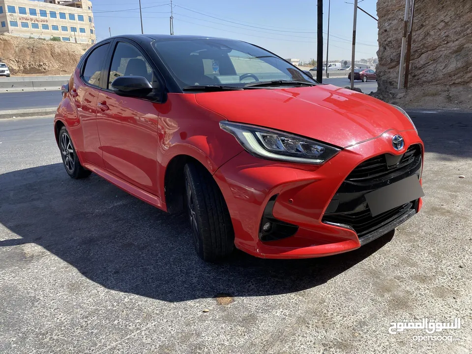 تويوتا يارس هايبرد مميزة Black Edition 2021 للبيع بسعر مغري