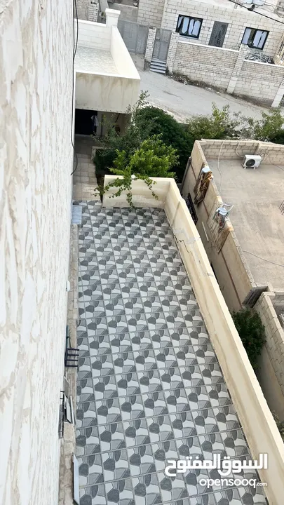عماره طابقين للبيع تشطيب ديلوكس عمر البناء 5سنوات