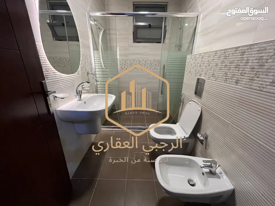 شقة / للايجار / 3نوم / طابق اول من فيلا / 200 متر / دابوق