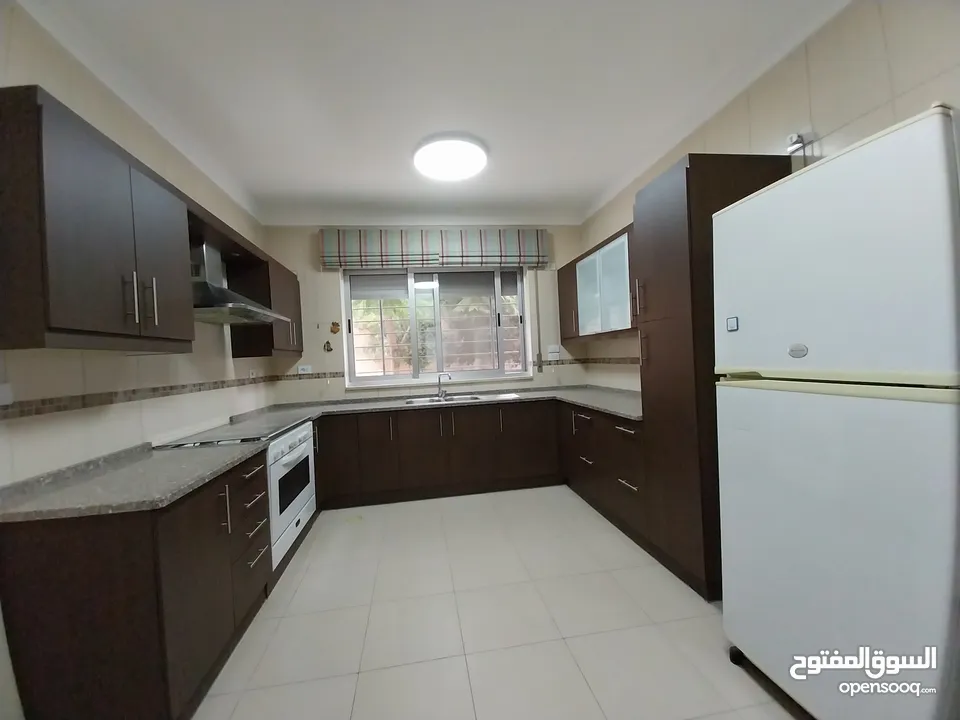 شقة للايجار في الدوار الرابع  ( Property 35748 )-175127610