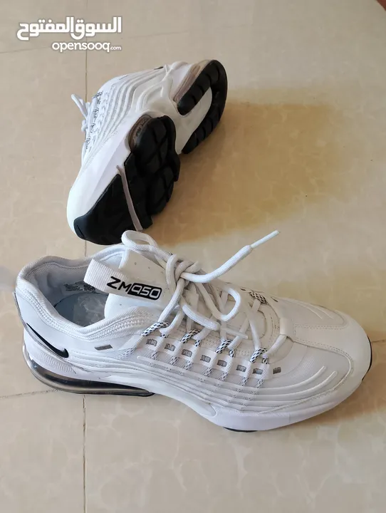 حذائين   NIKE  اصليات بحال الوكاله وارد أروبي لساتهم جداد