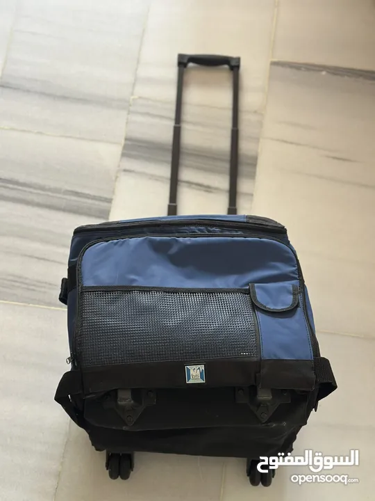 New large capacity insulated cooler box with  Wheels ايس بوكس او حافظ طعام بارد مع عجلات جديد