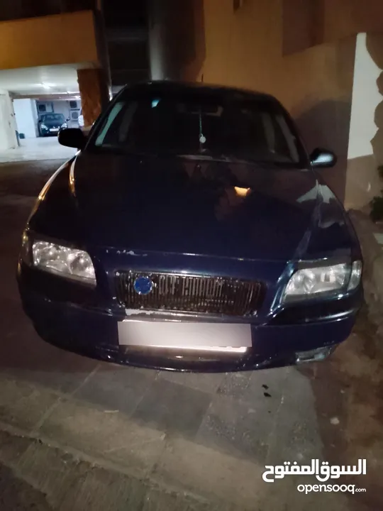 سياره فولفو 2001 للبيع 4 جيد بنزين
