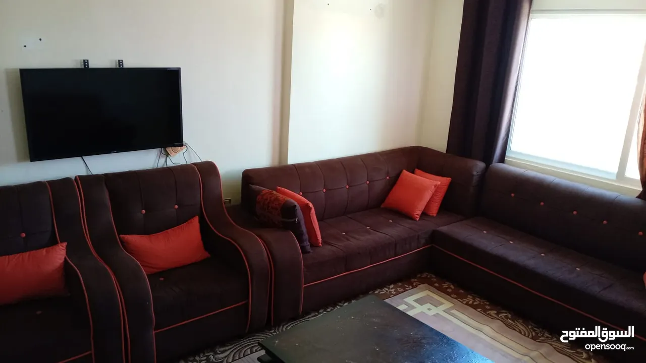 طقمين كنب مستعمل بحال الجديد.