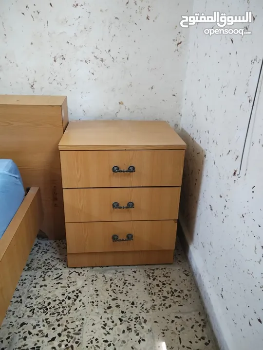 غرفة نوم للبيع قابل لبيع كل قطعة على انفراد