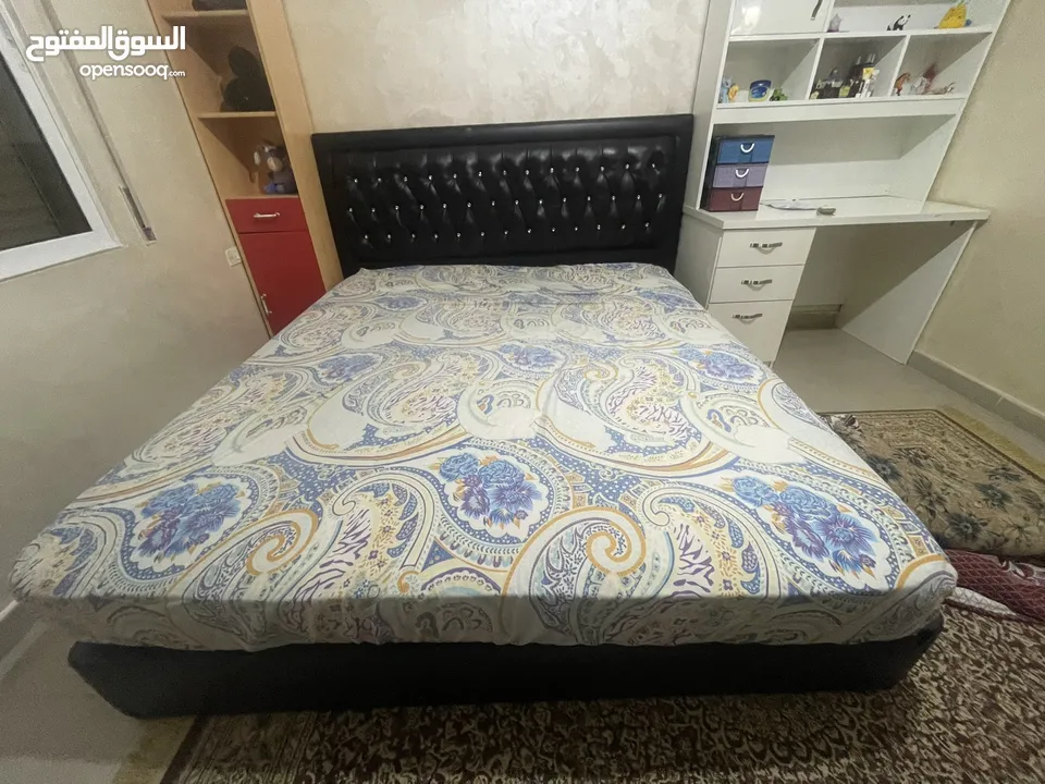 تخت بدون الخزانة