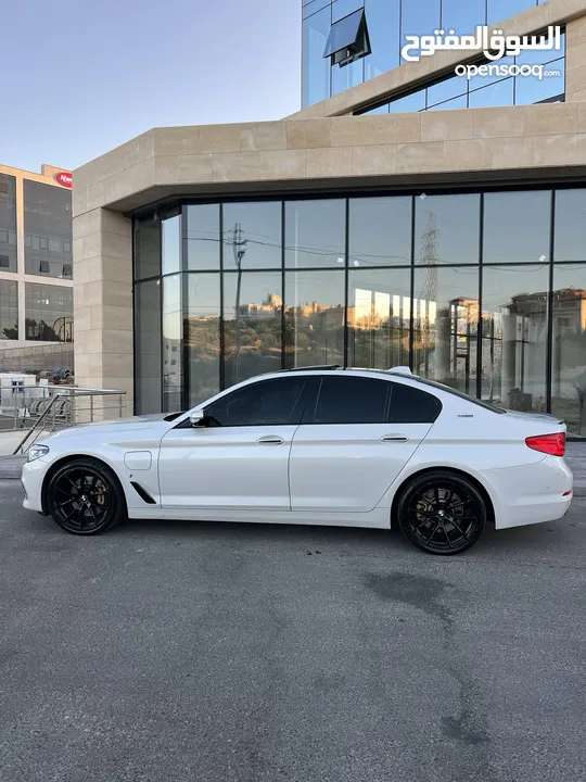 Bmw 530e 2017 بحالة الوكاله