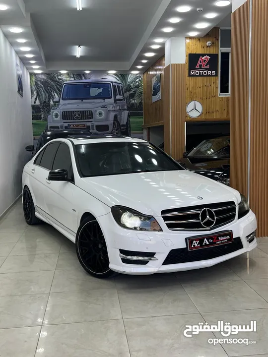 للبيع بسعر حرق كاش او نص بنص  مرسيدس C250 فل الفل فتحه سقف كراسي كهرباء بصمه ابواب وبصمه تشغيل.