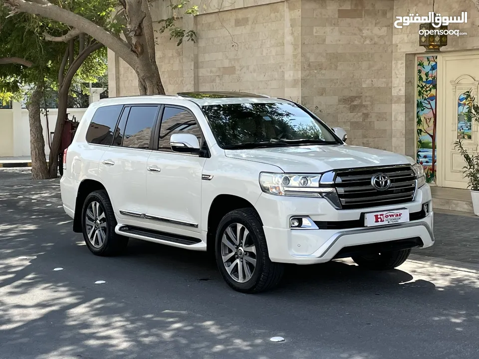 Toyota LAND CRUISER GXR V8