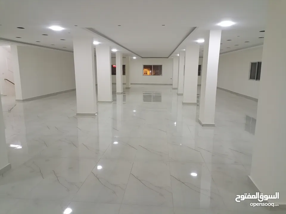 طابق كامل للأجار تجاري/ صناعات خفيفه مقابل مخابز جواد على الأتوستراد مباشره