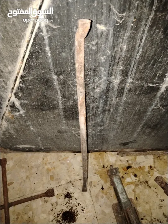 رافع سياره ومفتاح عجل