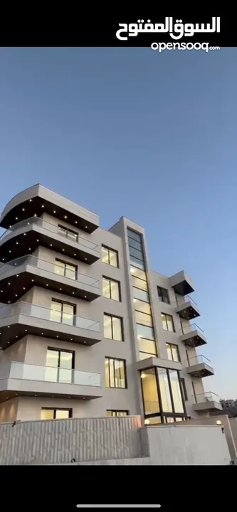 شقة طابق ثاني   بإطلالة رائعة وجذابة
