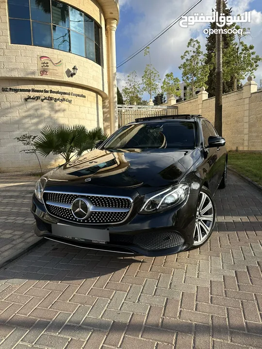 Mercedes E220D  بانوراما  موديل 2017 برخصة  دهان شركة  فل اضافات  امكانية البدل وارد  كرتونه سيارة