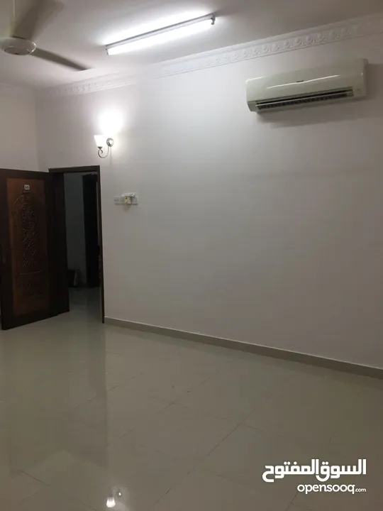 غرفه وحمام بالخوض للايجار Room and bathroom in Al Khoud for rent