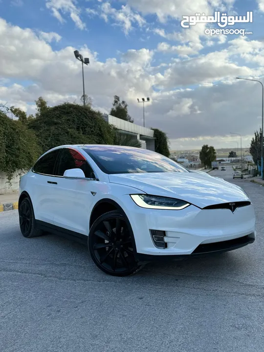 Tesla model X 2020
