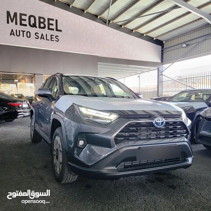 TOYOTA RAV4 XLE PREMIUM -2023